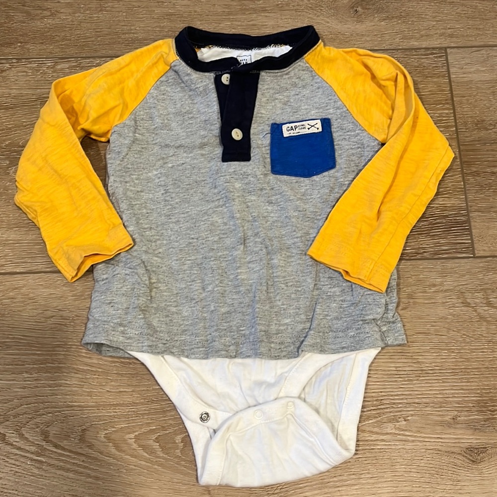 Baby GAP Boys Henley Bodysuit 18-24M Gray Yellow Blue Long Sleeve Onesie